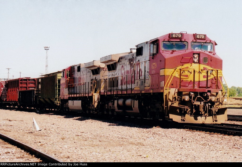 BNSF 679 West